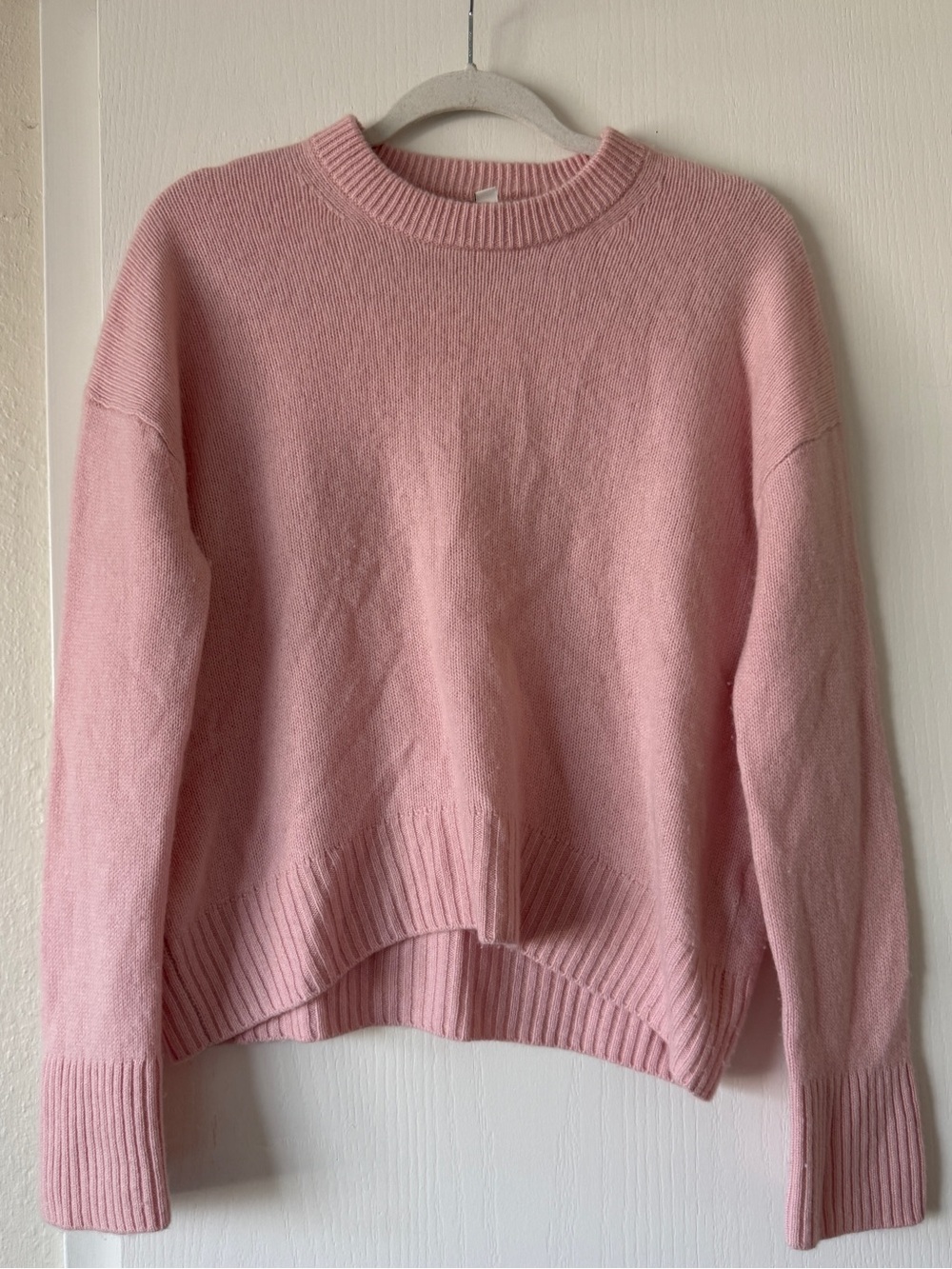 Banana Republic Pale Pink Cashmere Crewneck Sweater